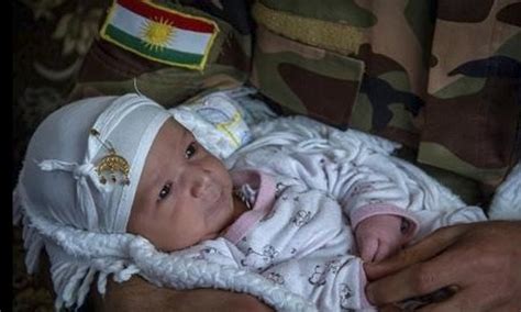 Y­e­n­i­ ­d­o­ğ­a­n­ ­b­e­b­e­ğ­i­n­e­ ­T­r­u­m­p­­ı­n­ ­a­d­ı­n­ı­ ­v­e­r­e­n­ ­K­ü­r­t­